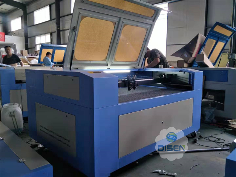 DS-HQ1390A 150w 1390 อะคริลิค Mdf ไม้ไม้อัดผ้าหนังเครื่องตัดเลเซอร์ Co2 Cnc เลเซอร์แกะสลักเครื่องตัดราคา